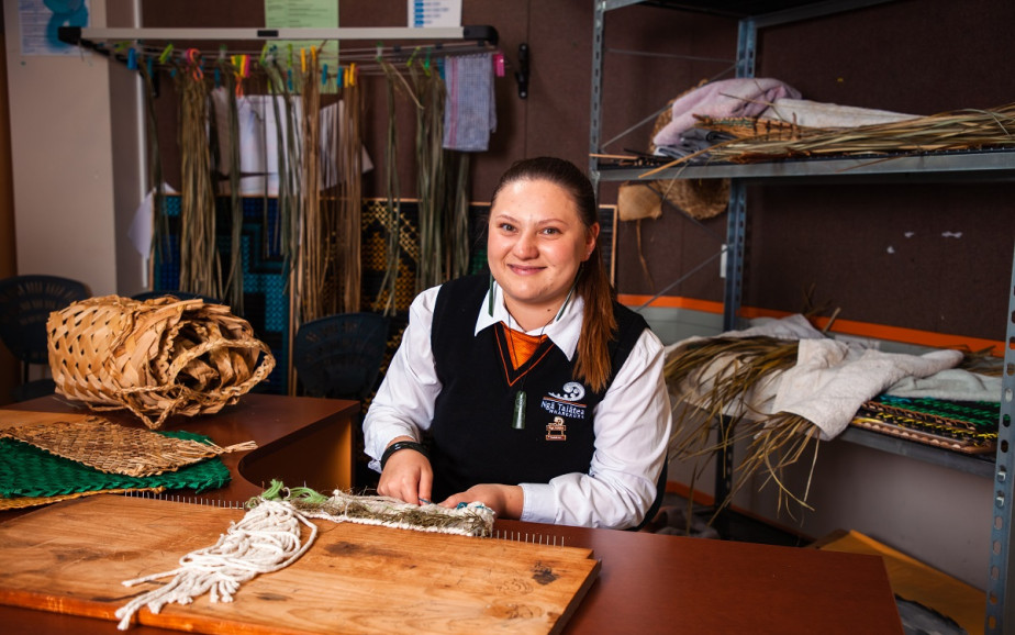 Secondary akonga using a Māori weaving technique