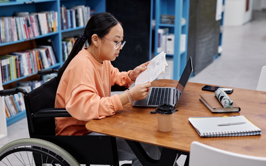 Student studies in library